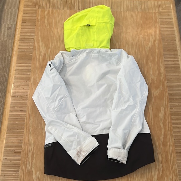 Helly Hensen Zip-Up Windbreaker & Raincoat - Picture 4 of 8